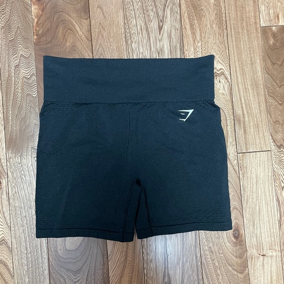 Black gym shark shorts